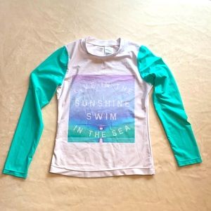Old Navy girl’s long sleeve rashguard